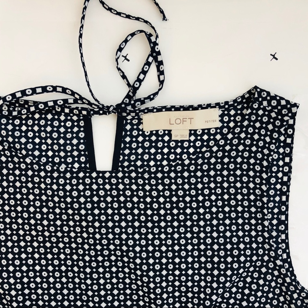 ANY OFFER Ann Taylor Loft Navy Sleeveless Geo Print Top - Picture 6 of 7